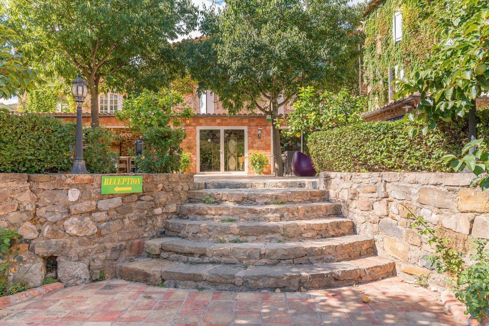 Logis Hôtel Restaurant Le Pradinas Anduze Exterior foto